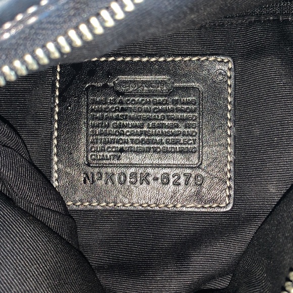 Coach Hobo Signature Bag - Picture 4 of 6